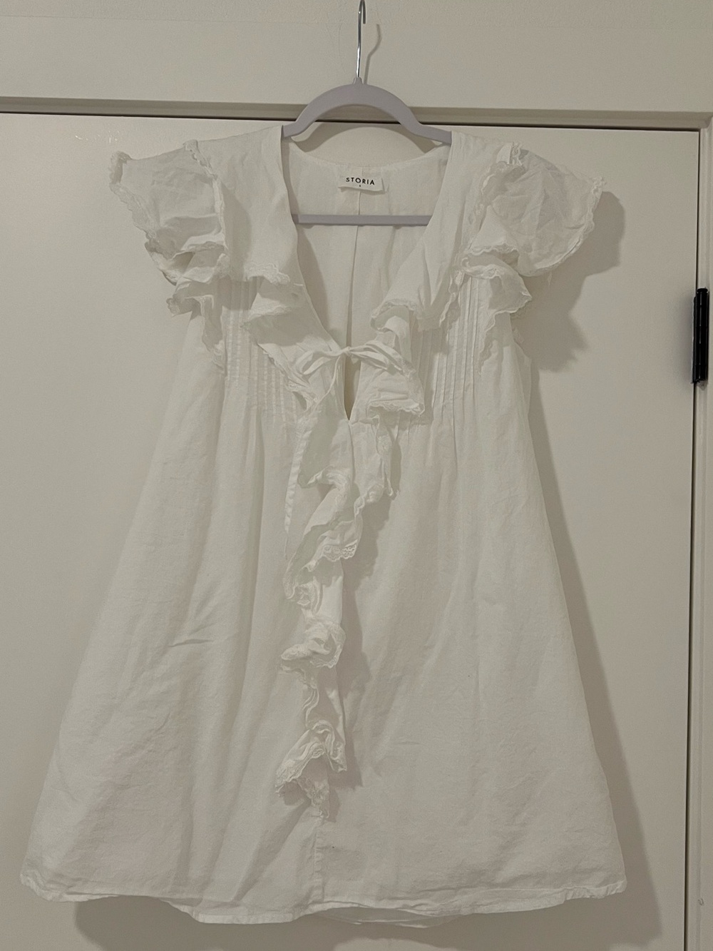 Storia White Ruffled Short Dress - Picture 4 of 5